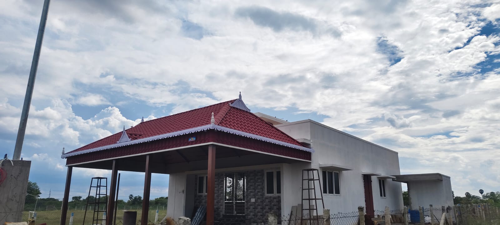 Exterior Image 5